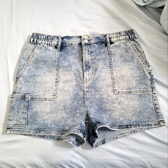 Shorts size 16 - Picture 1 of 3